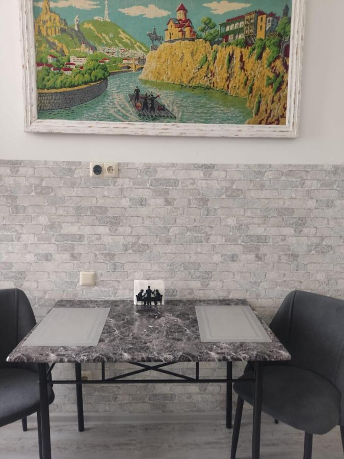 Ahmashenebeliapart Tbilisi Bagian luar foto